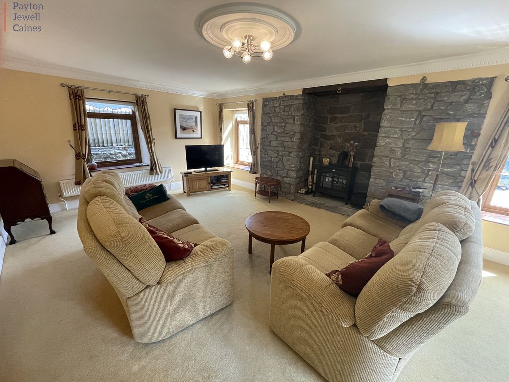 Property photo 3 of 18 Not Specified