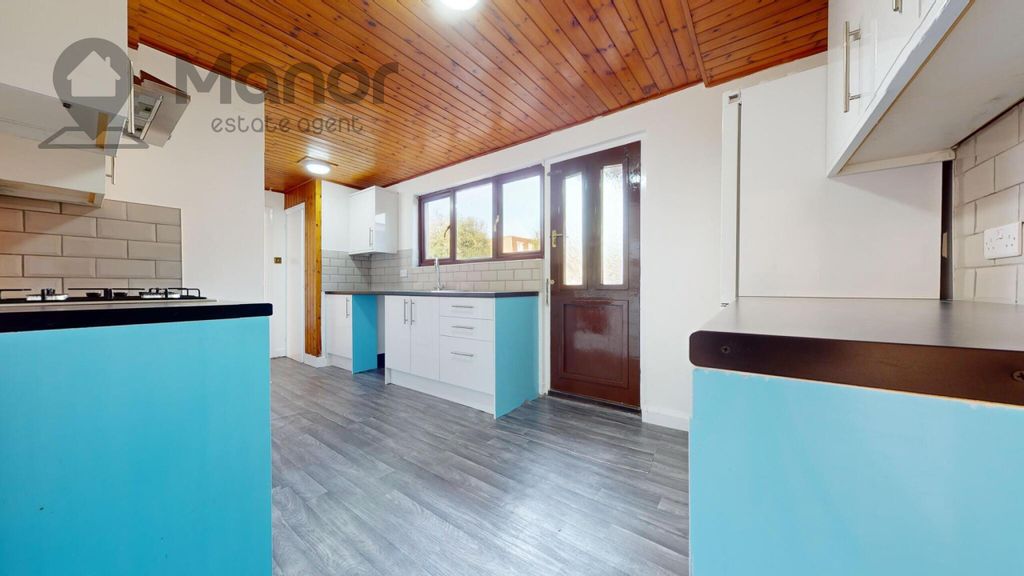 Property photo 3 of 23 19