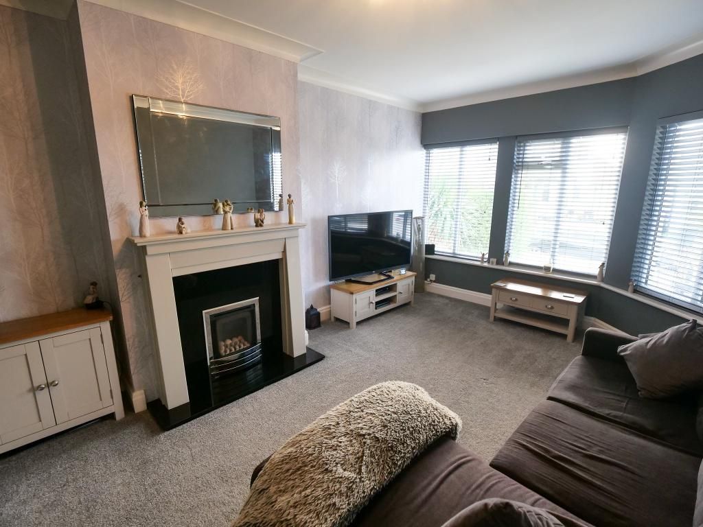 Property photo 2 of 13 Lounge