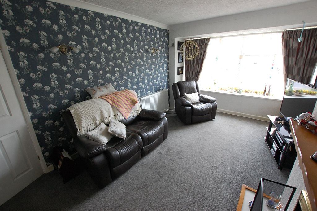 Property photo 3 of 13 Picture No. 02