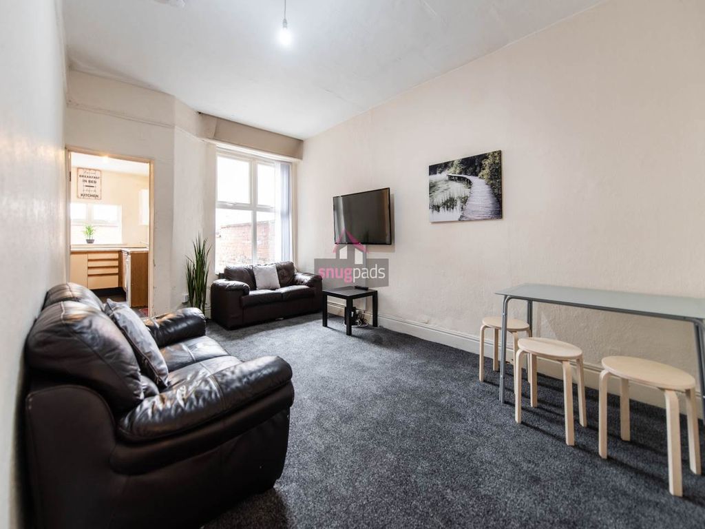 Property photo 1 of 6 1