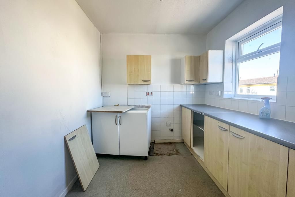 Property photo 3 of 9 Kitchen