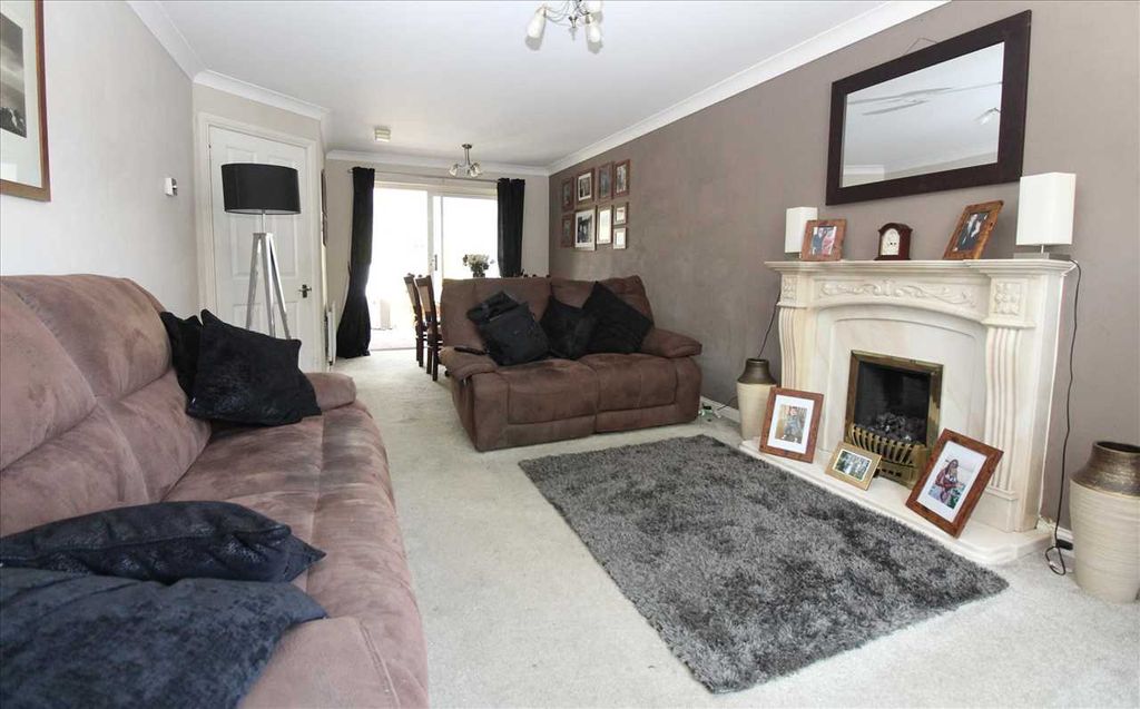 Property photo 3 of 17 Feature Photo