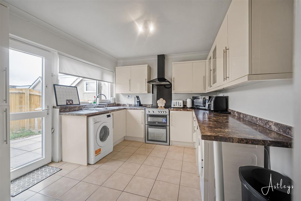 Property photo 2 of 20 Kitchen