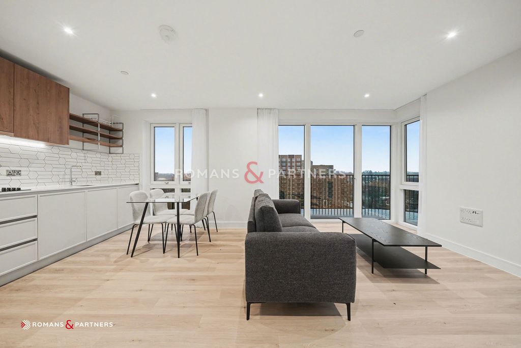 Property photo 2 of 12