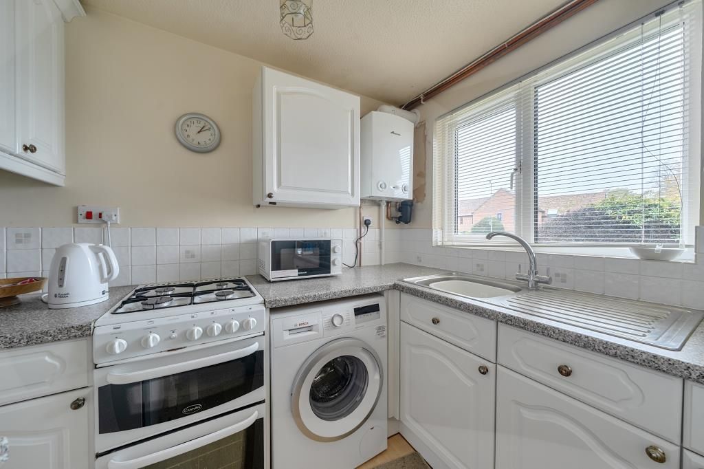Property photo 3 of 19 Kitchen