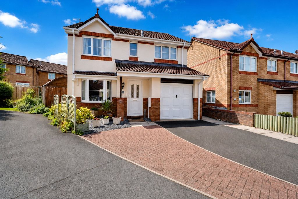 Property photo 1 of 17 Picture No. 02