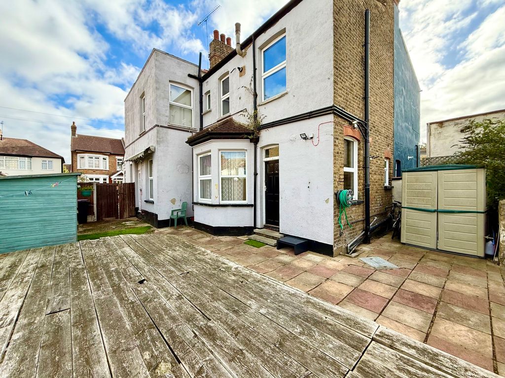 Property photo 1 of 28