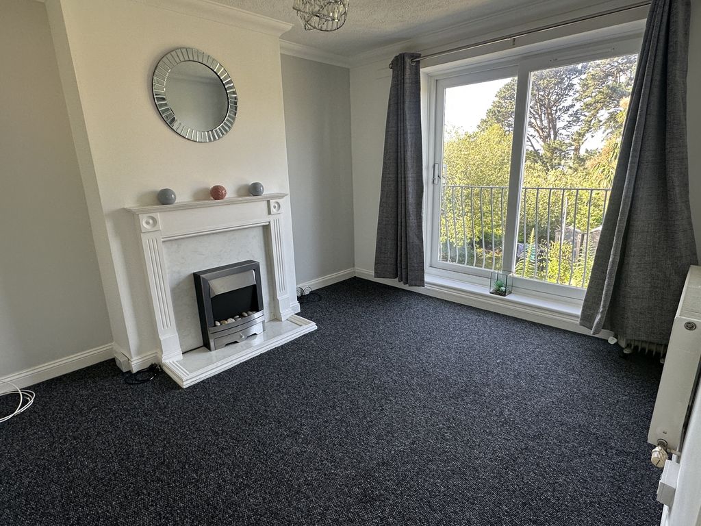 Property photo 2 of 8 Image00020