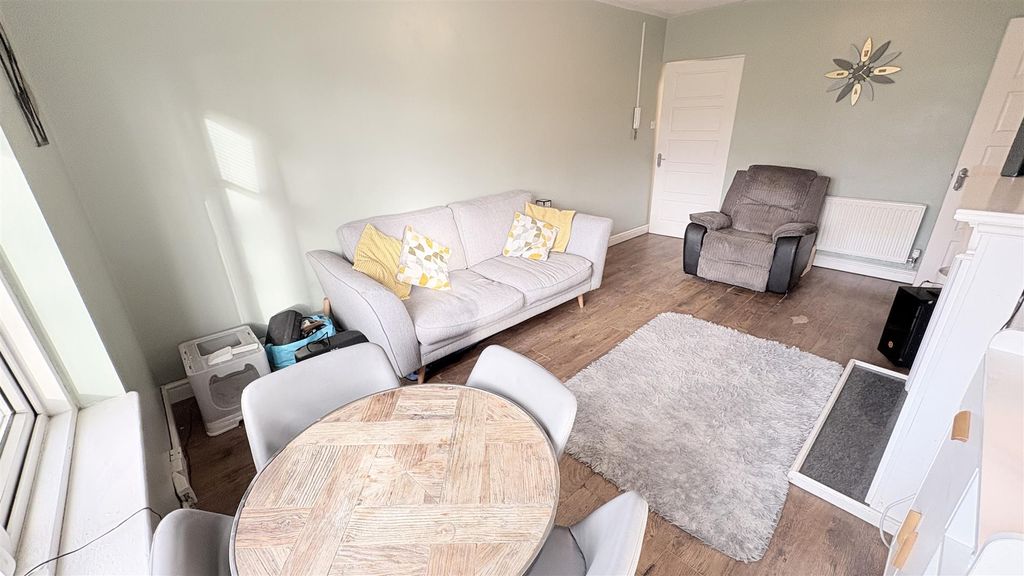 Property photo 3 of 17 Living Room