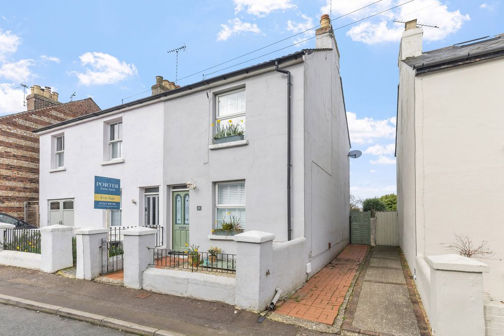 Property photo 2 of 21