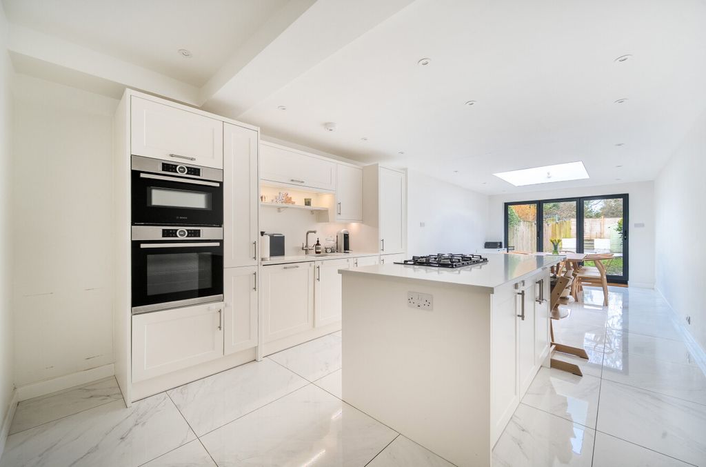 Property photo 2 of 31 1411006-29-698B06...