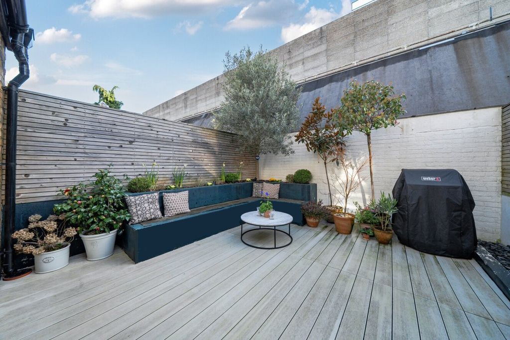 Property photo 3 of 8 Picture No. 25