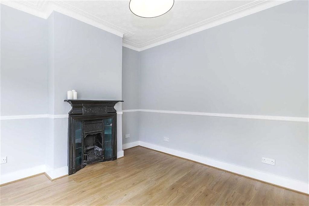 Property photo 3 of 10 3
