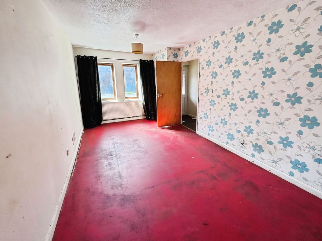Property photo 2 of 10 0B74805c-19509246-B2A6-4B59-9F5E-8c5300A1De40