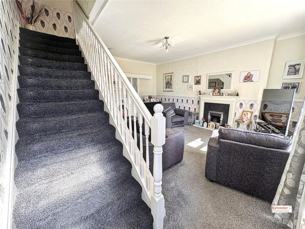 Property photo 2 of 19 Picture No. 14