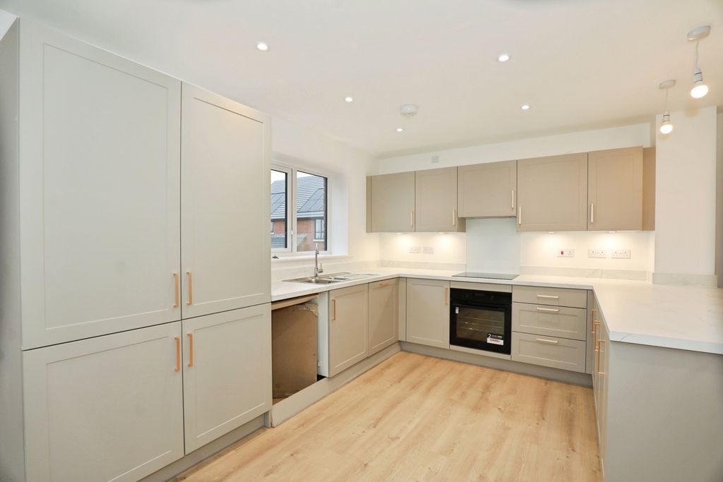 Property photo 3 of 17 Pbox-Img.Jpg