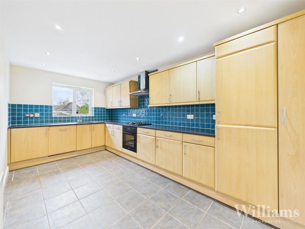 Property photo 3 of 15 Cam02861G0-Pr0526-Still016.Jpg