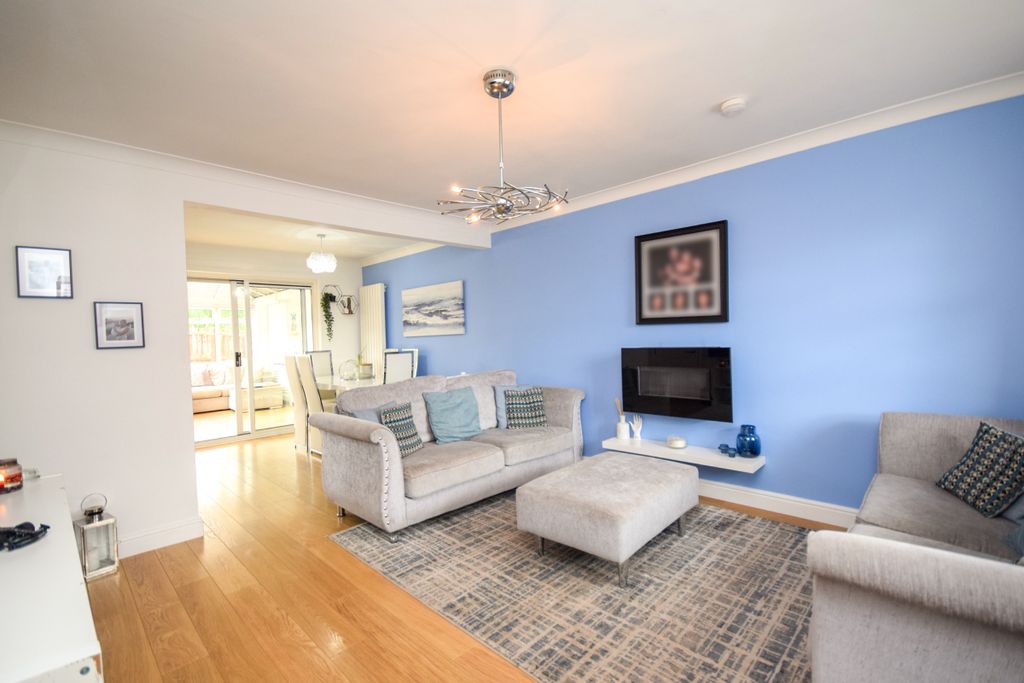 Property photo 2 of 30