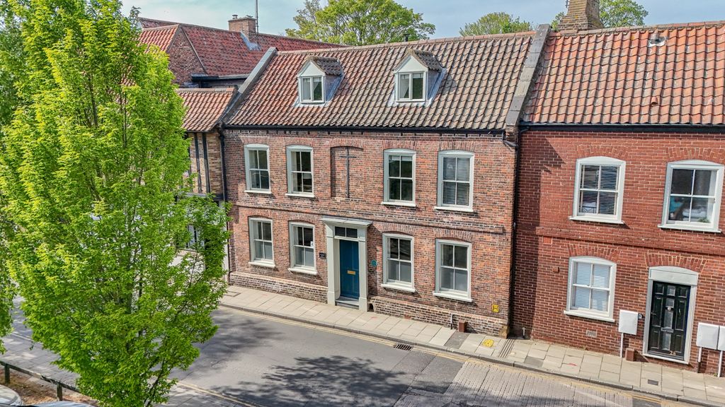 Property photo 1 of 34 5071271