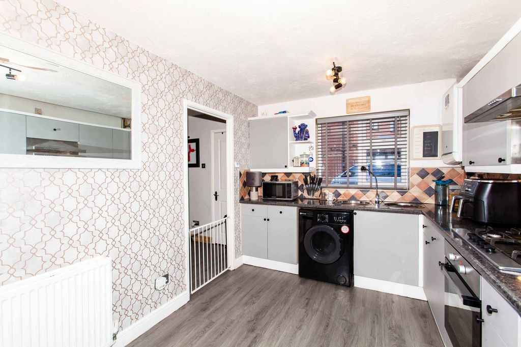 Property photo 2 of 15