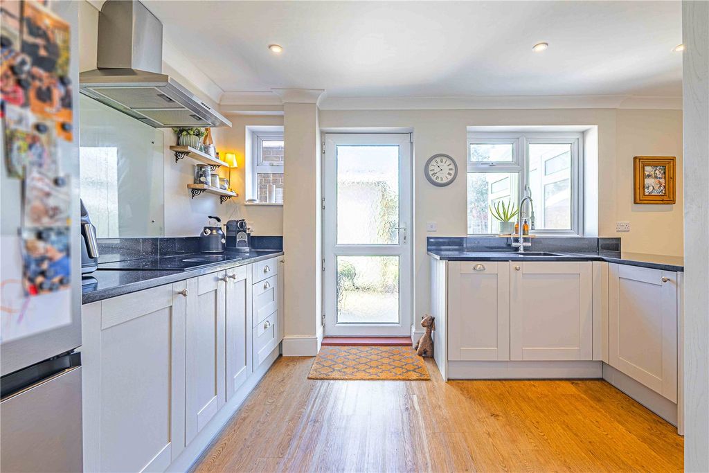 Property photo 3 of 24 Picture No. 67