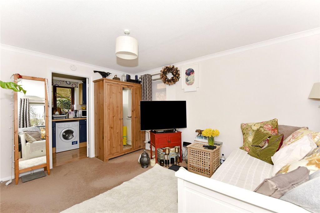 Property photo 3 of 7 Picture No. 11