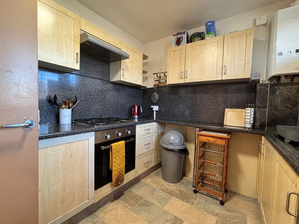 Property photo 2 of 15 Picture No. 24