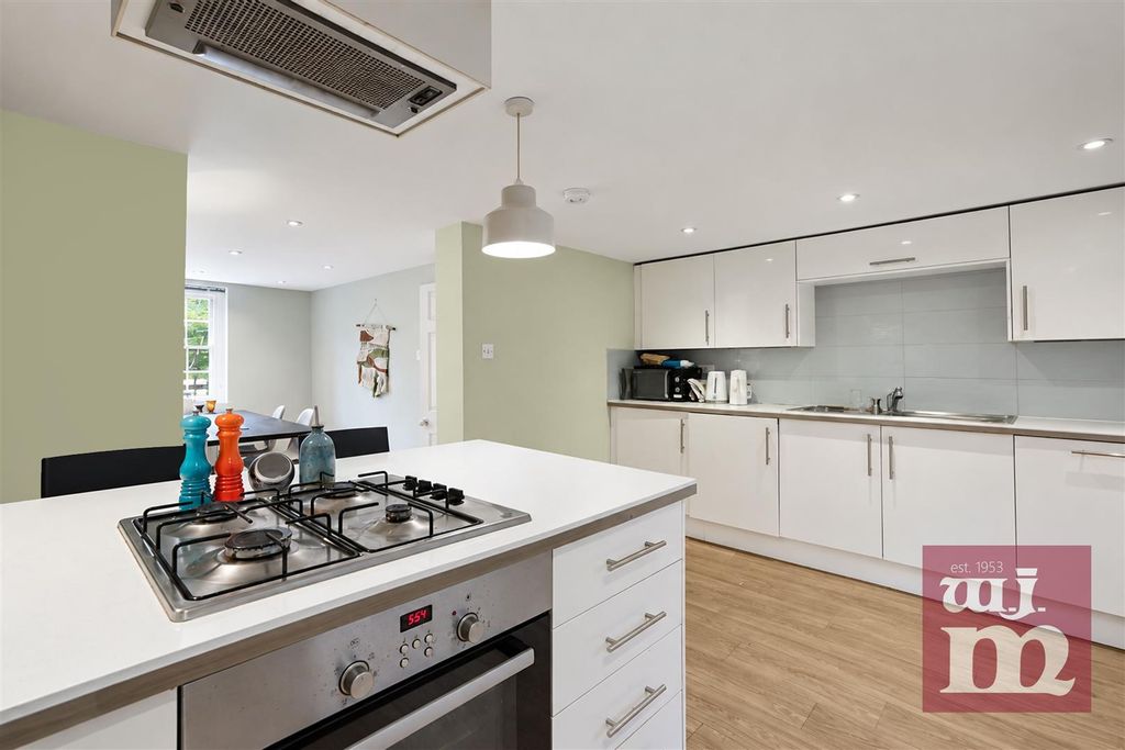 Property photo 2 of 14 Kitchen