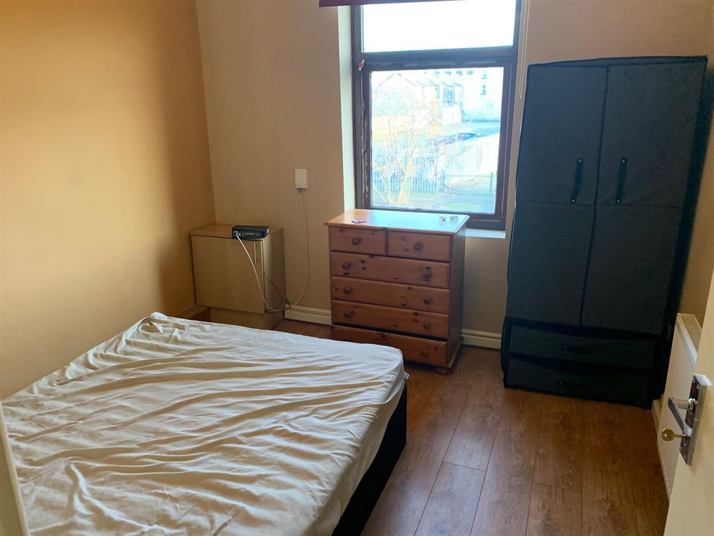 Property photo 3 of 4