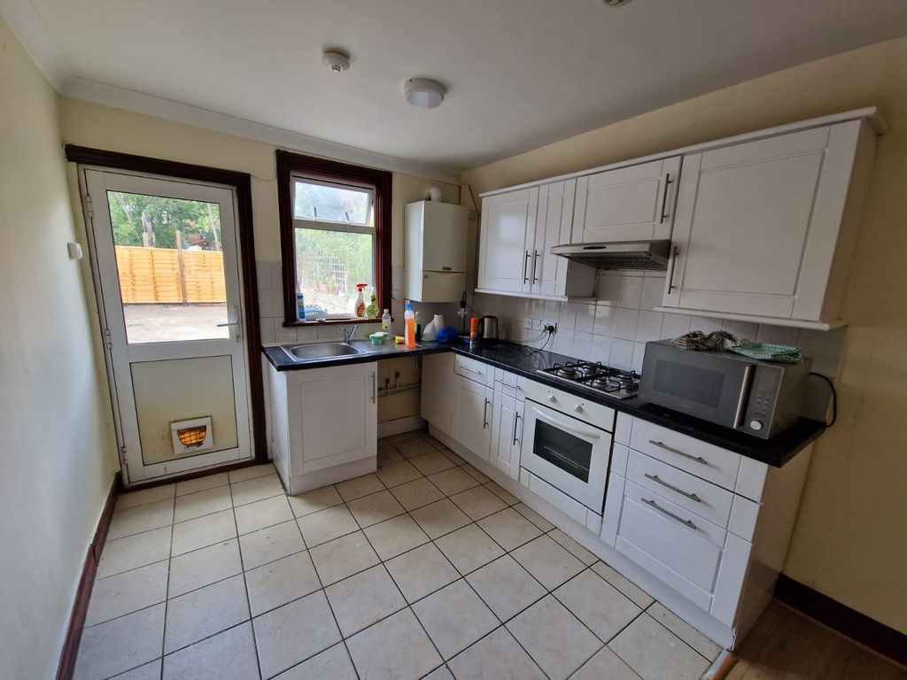 Property photo 1 of 11 4 Bedroom House Available For Sale In Leyton!