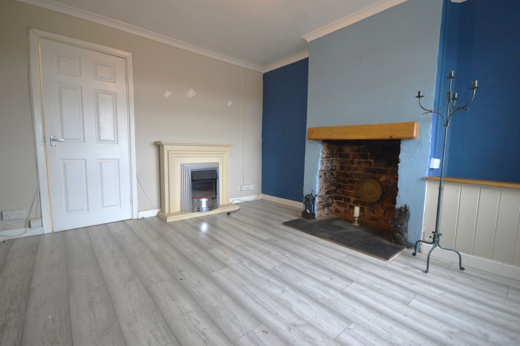 Property photo 2 of 10 Living Room