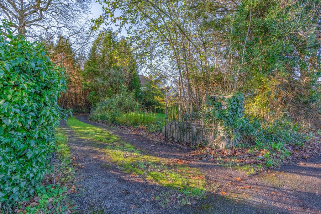 Property photo 3 of 39