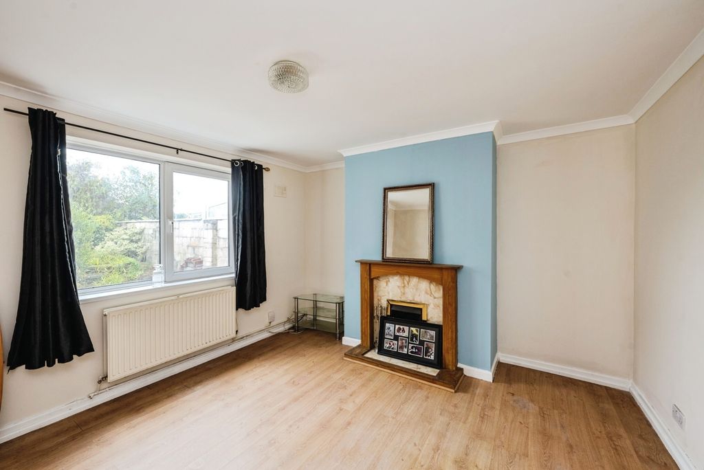Property photo 2 of 17 Photo