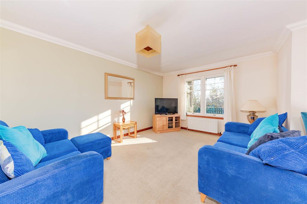 Property photo 2 of 30 20 Ballumbie Gardens Dundee-23.Jpg