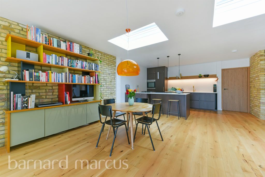 Property photo 1 of 19