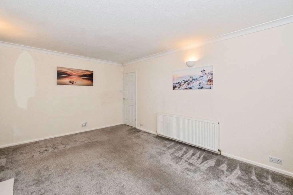 Property photo 3 of 15 Living Room