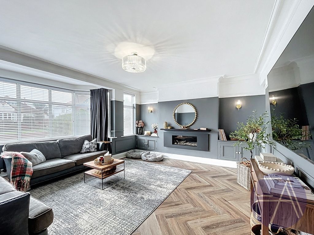 Property photo 3 of 37 4599523