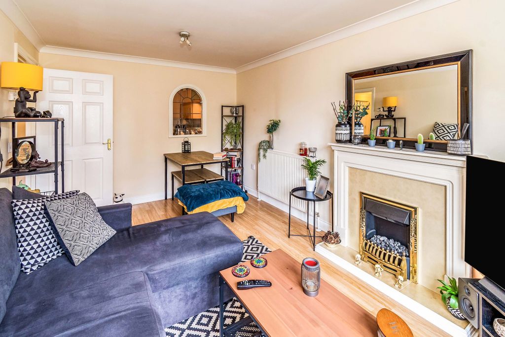 Property photo 3 of 12