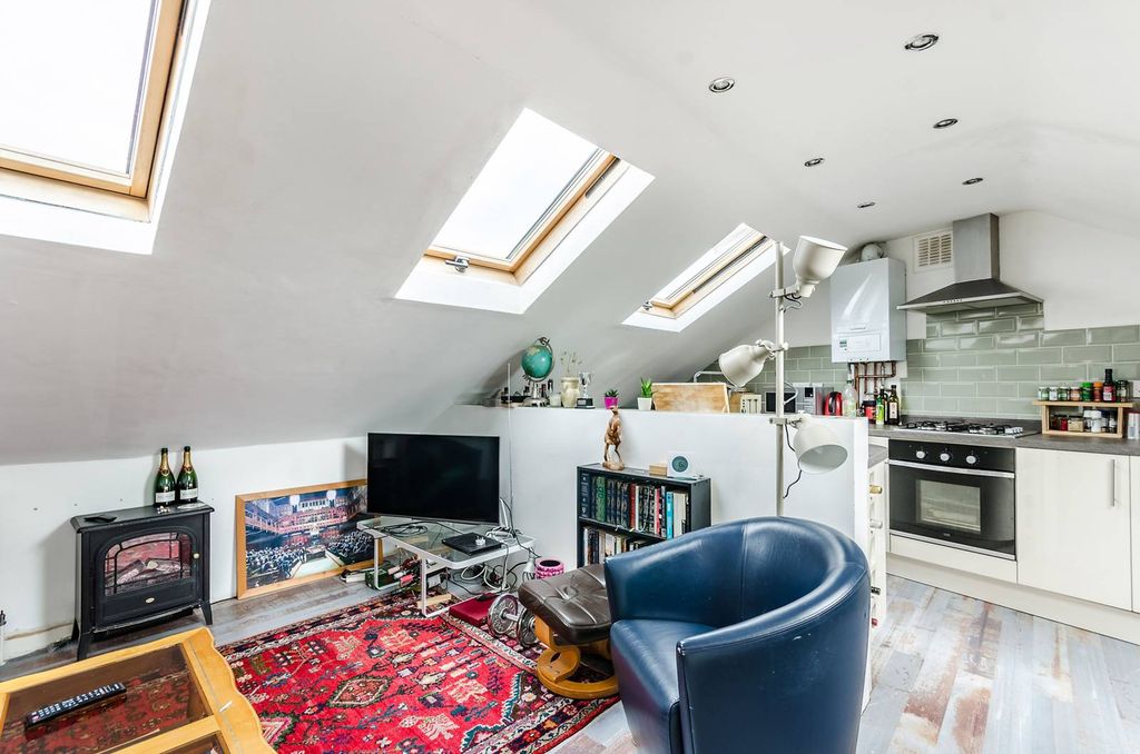 Property photo 1 of 8