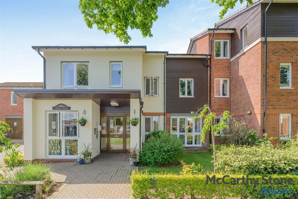 Property photo 1 of 22 8693612-Exterior03.Jpg