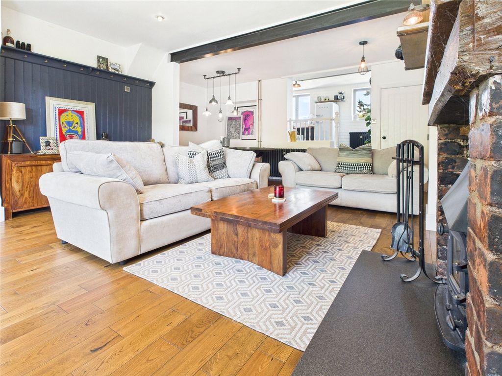 Property photo 2 of 31 Picture No. 03