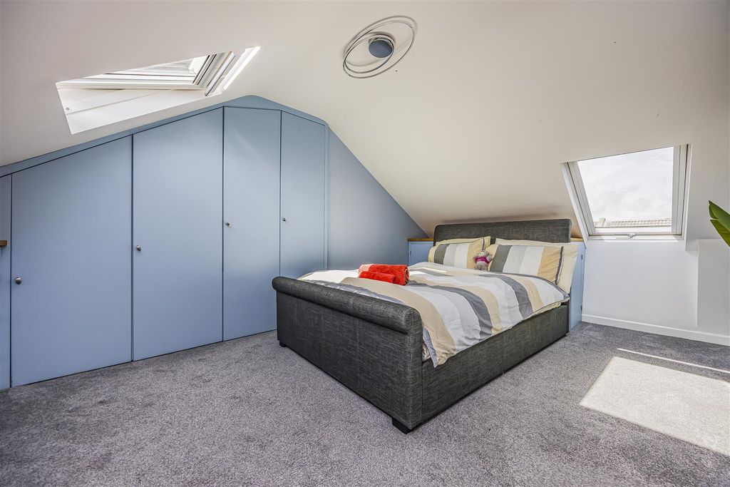 Property photo 3 of 27 54 Fordingbridge Road, Southsea-Porticomarketing-S