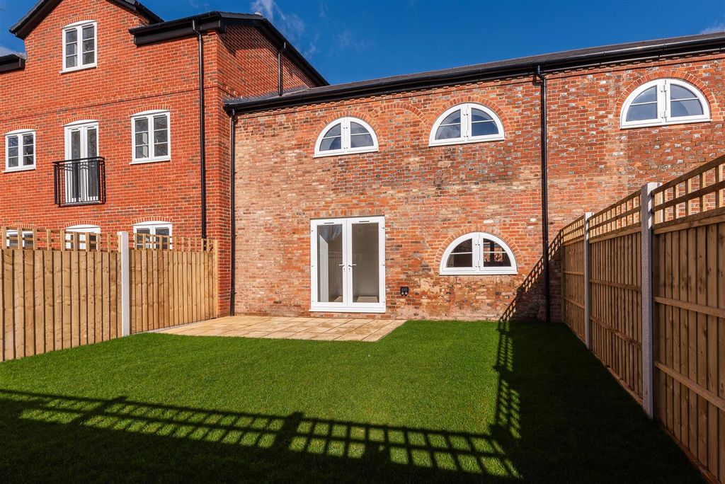 Property photo 1 of 24