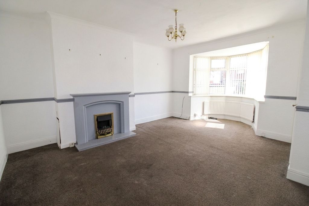 Property photo 2 of 7 Living Room