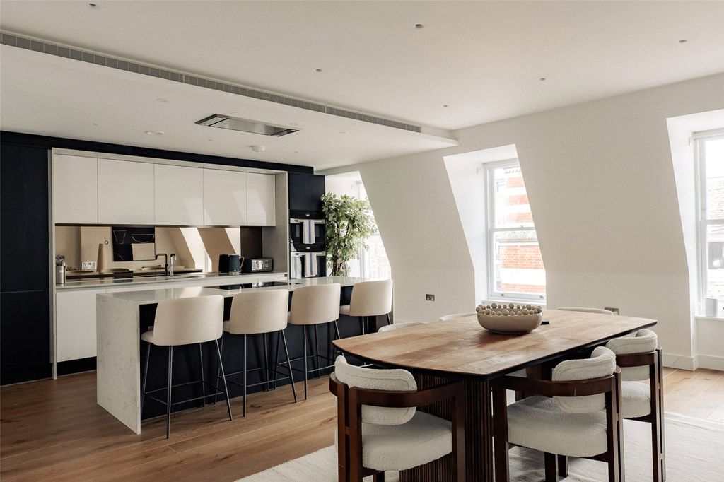 Property photo 3 of 20 Open Plan Living