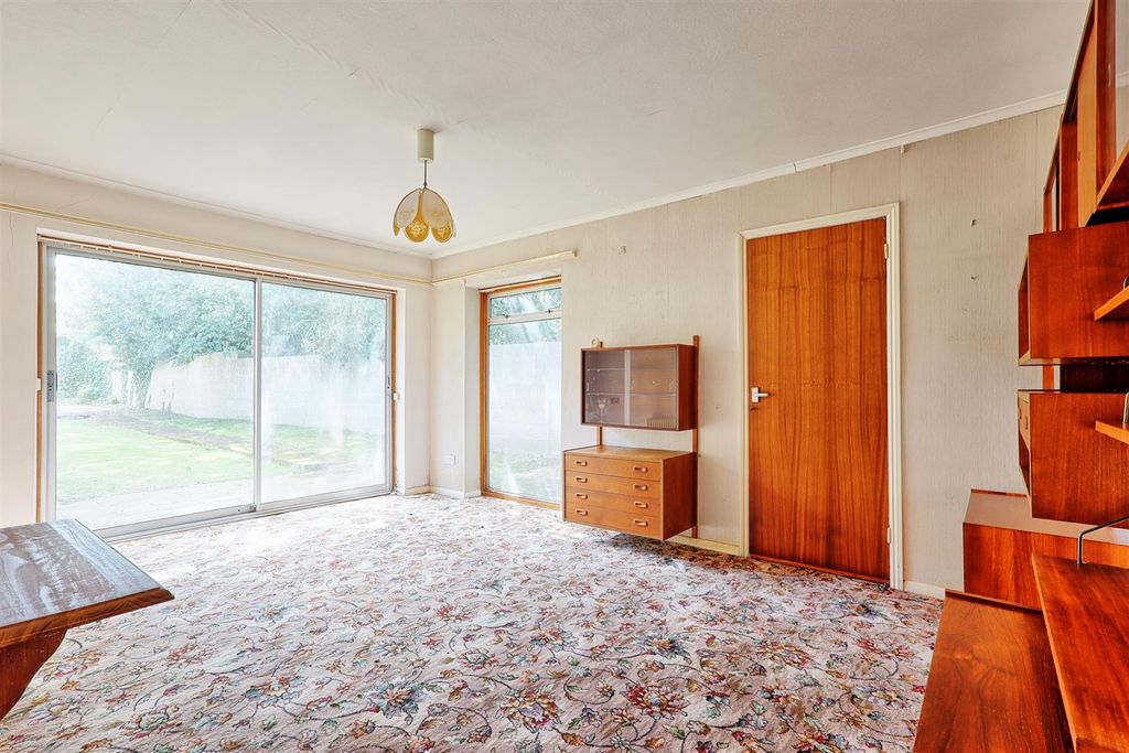Property photo 2 of 33 Img_5733_4_5_Easyhdr-Interior3.Jpg