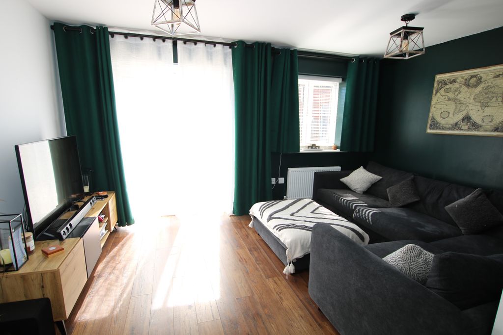 Property photo 3 of 10