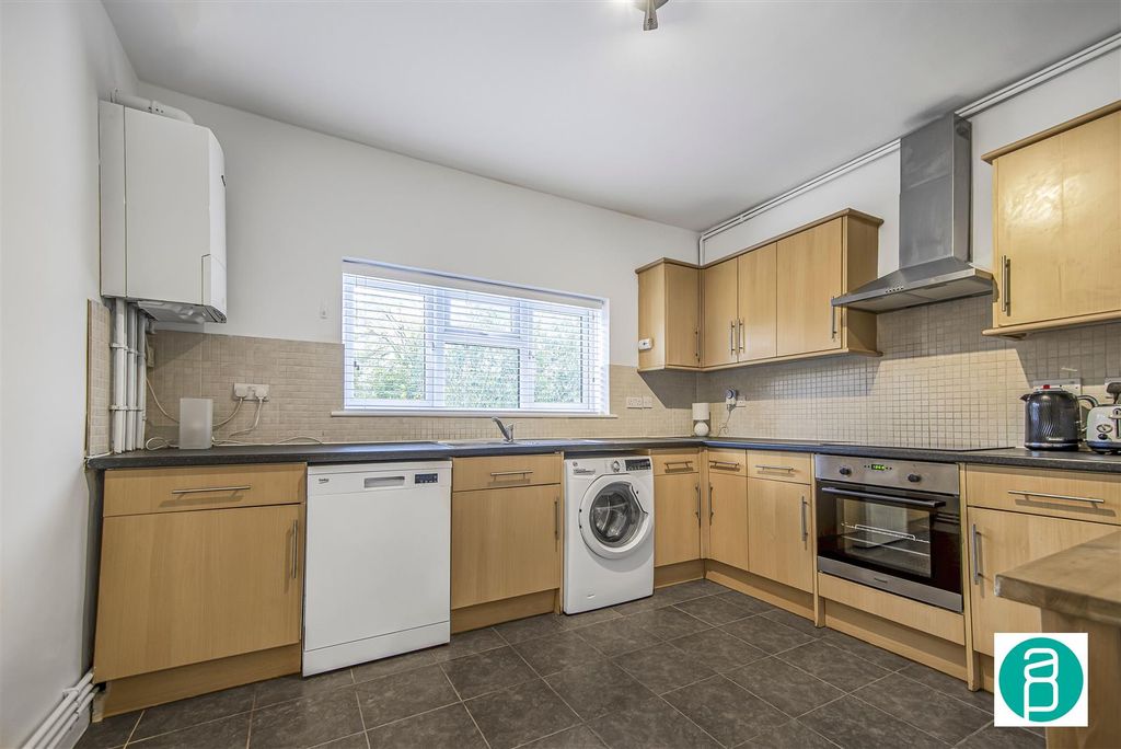 Property photo 2 of 10 Kitchen