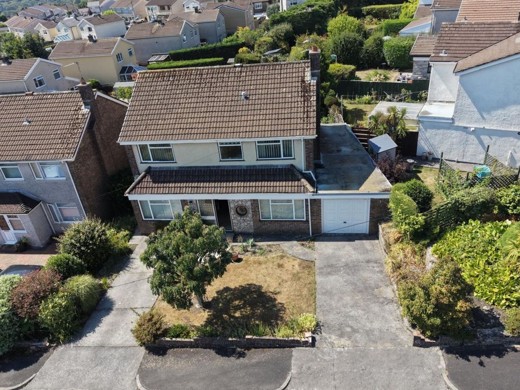 Property photo 1 of 37